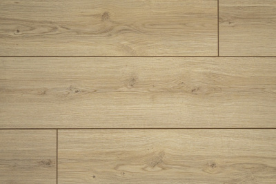 Замковый ламинат 100% натуральный, состоит из осины и березы 50/50, толщина 8 мм., водостойкий (72 часа защиты от воды), 34 класс износостойкости/AC6, ударопрочный. Структура N натуральные поры